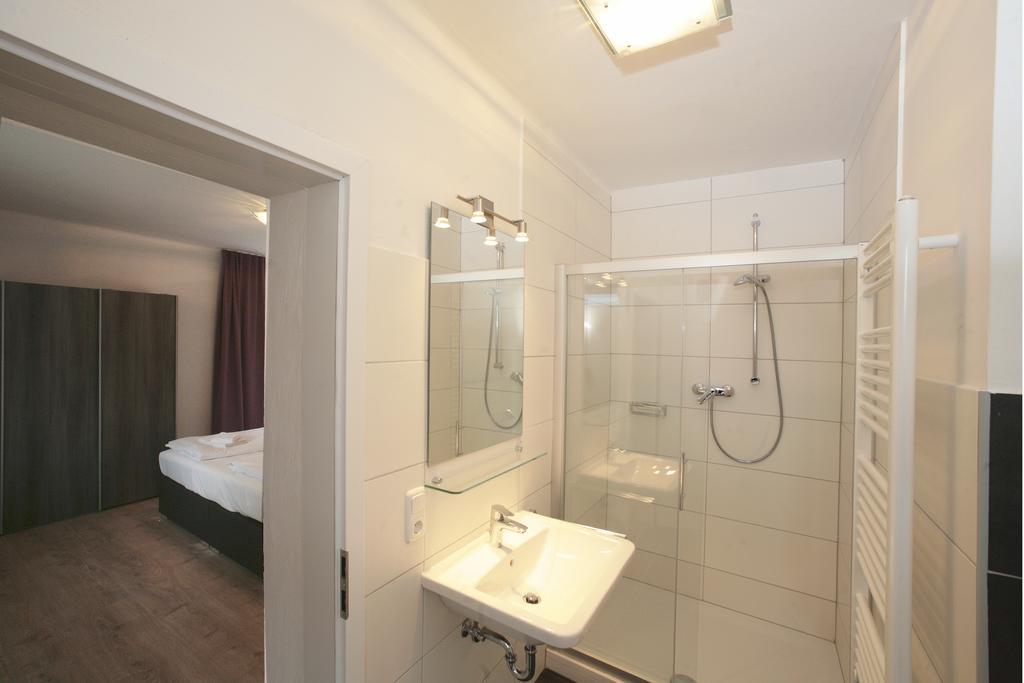 Lake And Cityhotel Edelweiss - Self Check In Zell am See Chambre photo